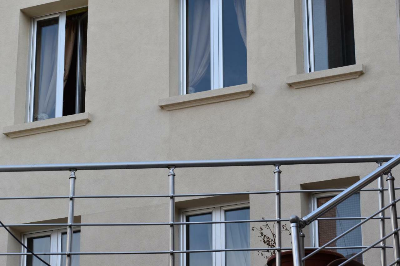 Hôtel Le Sauvage Tournus Exterior foto